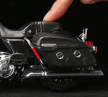 Load image into Gallery viewer, Maisto 1:12 2013 FLHTK Road King Classic Model Diecast Metal Motorcycle New
