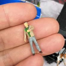 Load image into Gallery viewer, 1:64 Painted Figure Mini Model Miniature Resin Diorama Cheers Chat Drinking Man
