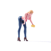 Load image into Gallery viewer, 1:24 Painted Figure Model Miniature Resin Diorama Sand Sexy Car Washer Beauty
