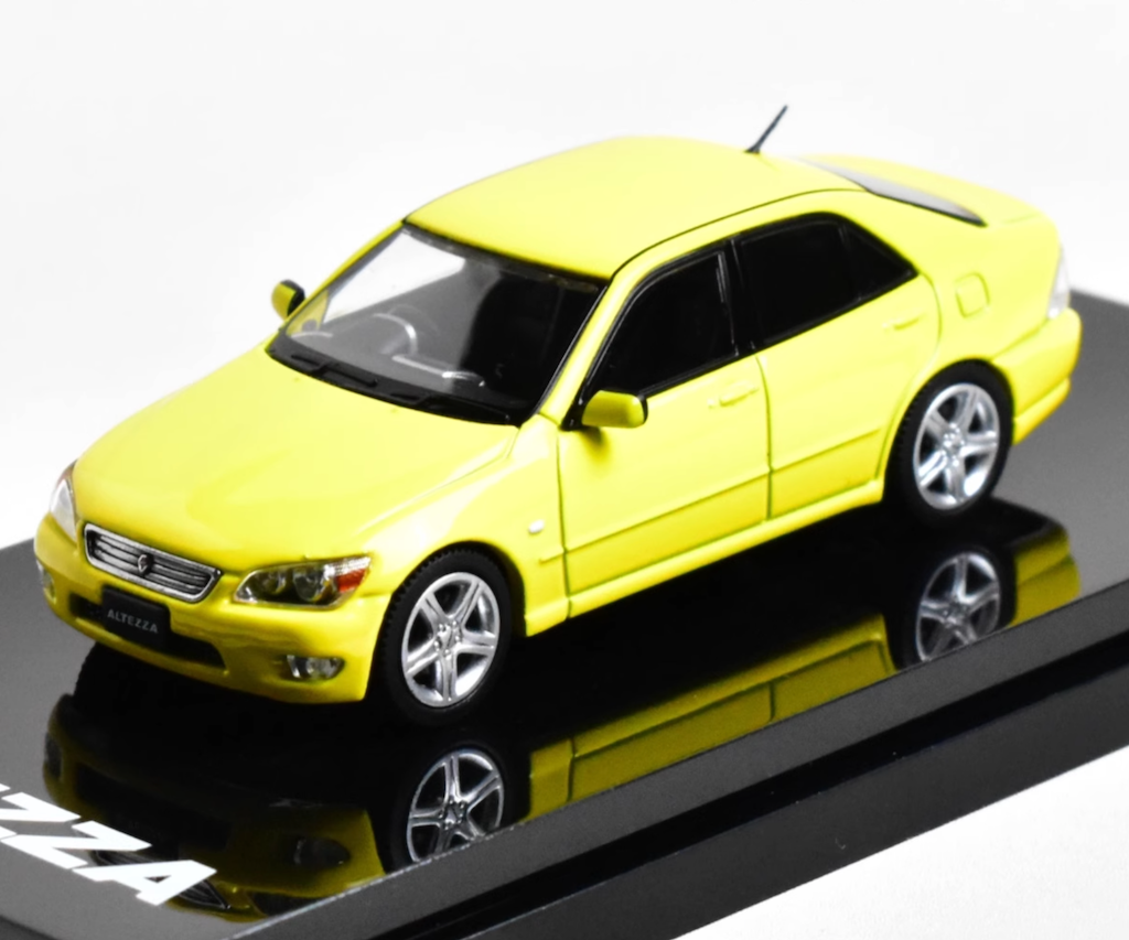 Hobby Japan 1:64 Yellow Altezza RS200 Sedan Sports Model Diecast Metal Car New Collection