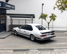 Load image into Gallery viewer, SW 1:64 White E24 635 CSI coupe Classic Sports Model Diecast Metal Car New
