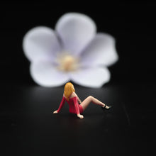 Load image into Gallery viewer, 1:24 Painted Figure Model Miniature Resin Diorama  Red Dress Half Lying Girl
