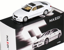 Load image into Gallery viewer, Masdi 1:64 White Reiz 2.5V Sedan Sports Model Diecast Metal Car New Collection
