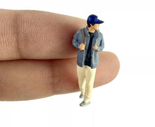 Load image into Gallery viewer, 1:64 Painted Figure Model Miniature Resin Diorama Sand Camping Outdoor Hiking
