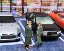 Load image into Gallery viewer, 1:64 Painted Figure Mini Model Miniature Resin Diorama Wind Coat Lady Man Couple
