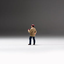 Load image into Gallery viewer, 1:64 Painted Unpainted Figure Model Miniature Resin Diorama Sand Smoking Man Toy New
