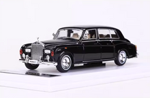 Load image into Gallery viewer, DCM 1:64 Black Phantom VI 6 Classic Vintage Luxury Model Diecast Metal Car New Collection
