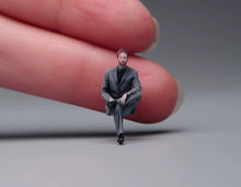 Load image into Gallery viewer, 1:64 Painted Figure Model Miniature Resin Diorama Toy Sand Suit Man Sitting New
