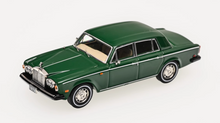 Load image into Gallery viewer, GFCC 1:64 Green 1979 Silver Shadow II Luxury Classic Model Diecast Metal Car
