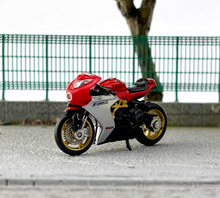 Load image into Gallery viewer, CM 1:64 Agusta Superveloce SV800 Figure Model Diecast Metal Motorcycle Bike
