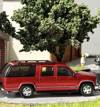 Load image into Gallery viewer, Bliss 1:64 HEC Red Suburban GMT400 SUV Sports Model Diecast Metal Car New Collection
