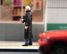 Load image into Gallery viewer, 1:64 Painted Figure Model Miniature Resin Diorama Sand Black Coat White Hair Man

