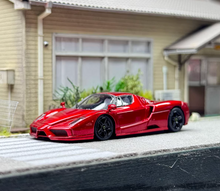 Load image into Gallery viewer, King 1:64 Red Black Rims ENZO Racing Sports Model Diecast Metal Car New Collection
