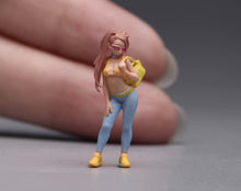 Load image into Gallery viewer, 1:64 Painted Figure Model Miniature Resin Sand Diorama Pretty Girl Trendy Look
