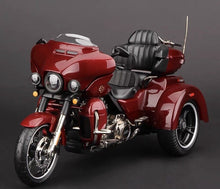Load image into Gallery viewer, Maisto 1:12 Red 2021 CVO TRI Glide Sports Model Toy Diecast Metal Motorcycle
