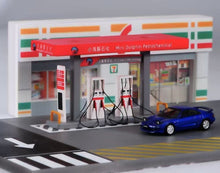 Load image into Gallery viewer, 1:64 Painted Figure Model Miniature Resin Diorama Petrol Gas Station Attendant
