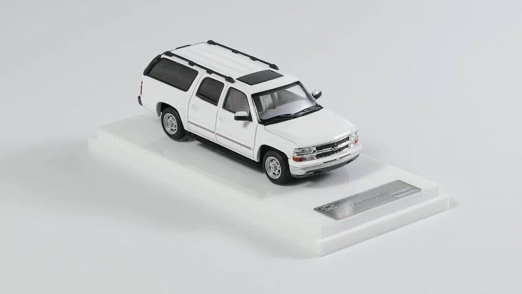 MK 1:64 2003 White Suburban SUV Off Road Sports Model Diecast Metal Car New Collection