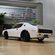 Load image into Gallery viewer, Maisto 1:24 JDM White 1973 Skyline 2000 GTR Sport Model Toy Diecast Metal Car
