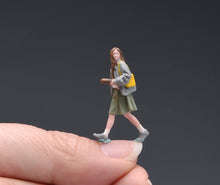 Load image into Gallery viewer, 1:64 Painted Figure Model Miniature Resin Diorama Toy Sand Girlfriend Lady Set
