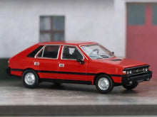 Load image into Gallery viewer, Perka 1:64 Red 1987 FSO POLONEZ MR87 Classic Model Diecast Metal Car New Collection

