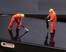 Load image into Gallery viewer, 1:64 Painted Figure Model Miniature Resin Diorama Sand Engineerer Worker Man Set

