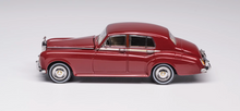 Load image into Gallery viewer, GFCC 1:64 Red 1965 Silver Cloud III Luxury Model Diecast Metal Car New

