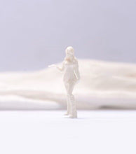 Load image into Gallery viewer, 1:64 Painted Unpainted Figure Model Miniature Resin Diorama Sand Hands Up Girl New
