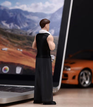 Load image into Gallery viewer, 1:24 Painted Figure Model Miniature Resin Diorama Mechanic Worker Man Towel Boy
