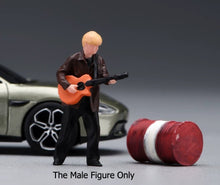 Load image into Gallery viewer, 1:24 Painted Figure Model Miniature Resin Diorama  Sand Guitar Man Player
