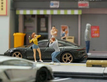 Load image into Gallery viewer, 1:64 Painted Figure Mini Model Miniature Resin Diorama Sand Street Camera Man
