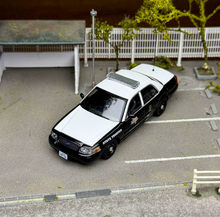 Load image into Gallery viewer, Rollin 1:64 Texas Highway Police CROWN VICTORIA CV Model Diecast Metal Car New Collection
