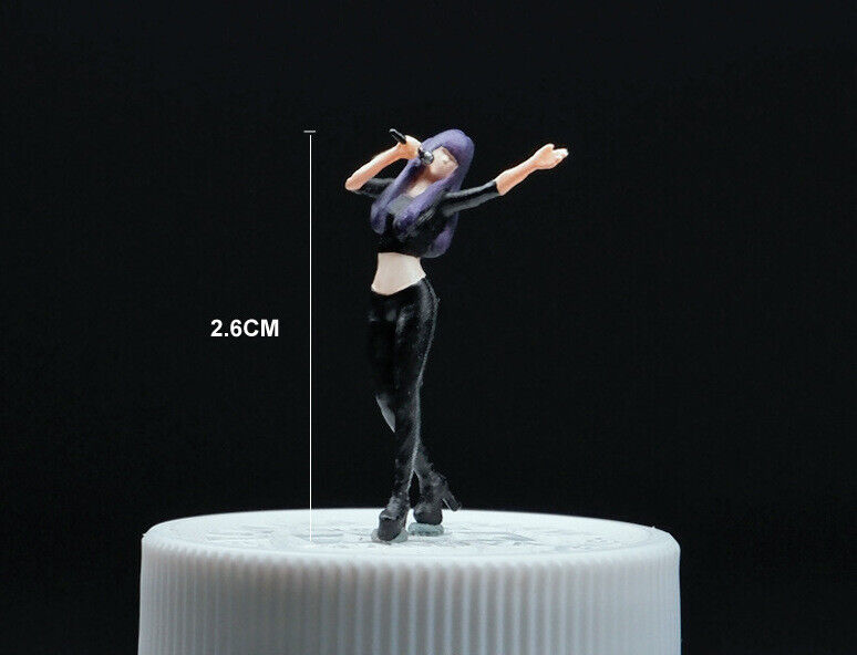 1:64 Painted Figure Model Miniature Resin Diorama Sand Toy Girl Singer Artist