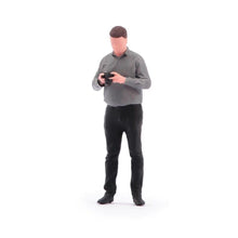 Load image into Gallery viewer, 1:64 Painted Figure Model Miniature Resin Diorama Sand Camera Man Photographer New Collection
