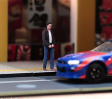 Load image into Gallery viewer, 1:64 Painted Figure Model Miniature Resin Diorama Sand Black Jacket Man Standing
