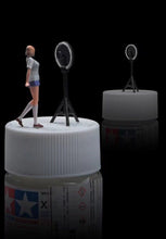 Load image into Gallery viewer, 1:64 Painted Figure Mini Model Miniature Resin Diorama Live Broadcast Girl LED

