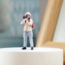 Load image into Gallery viewer, 1:24 Painted Figure Model Miniature Resin Diorama Sand Photographer Man Camera a
