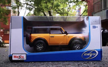 Load image into Gallery viewer, Maisto 1:24 2021 Orange FORD Bronco Badlands SUV Sports Model Diecast Metal Car BN
