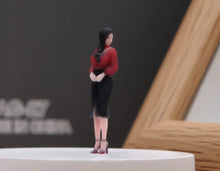 Load image into Gallery viewer, 1:64 Painted Figure Model Miniature Resin Diorama Toy Sand Elegant Beauty Lady
