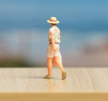Load image into Gallery viewer, 1:64 Painted Figure Model Miniature Resin Diorama Sand Blossom Shirt Man Hat
