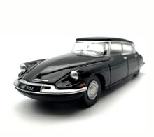 Load image into Gallery viewer, 1:76 Black 1967 DS19 Sedan Sports Model Diecast Metal Car New Collection
