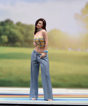 Load image into Gallery viewer, 1:24 Painted Figure Model Miniature Resin Diorama Trendy Woman Denim Sexy Lady

