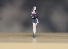 Load image into Gallery viewer, 1:24 Painted Figure Model Miniature Resin Diorama Sand Beauty Lady Trendy Girl
