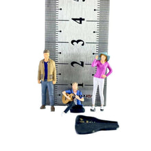 Load image into Gallery viewer, 1:64 Painted Figure Model Miniature Resin Diorama Sand Stree Band Music Guitar New
