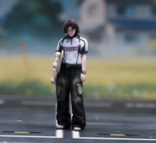 Load image into Gallery viewer, 1:64 Painted Figure Model Miniature Resin Sand Diorama Skate Board Boy Cool
