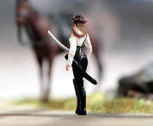 Load image into Gallery viewer, 1:64 Painted Unpainted Figure Model Miniature Resin Diorama Sand Sword Girl Lady
