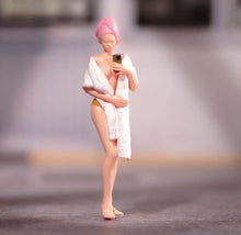 Load image into Gallery viewer, 1:64 Painted Figure Model Miniature Resin Diorama Bathing Beauty Lady Sexy Girl New
