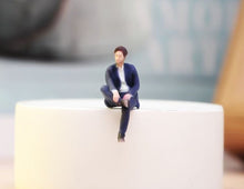 Load image into Gallery viewer, 1:64 Painted Figure Model Miniature Resin Diorama Suit Man Businessman Sitting
