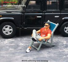 Load image into Gallery viewer, 1:64 Painted Figure Mini Model Miniature Resin Diorama Cafe Restaurant Waiter
