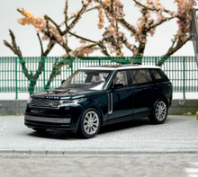 Load image into Gallery viewer, LCD 1:64 Green White Top Range Rover Luxury SUV Model Diecast Metal Car New Collection
