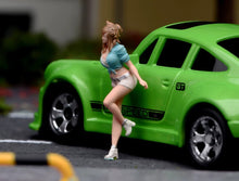 Load image into Gallery viewer, 1:24 Painted Figure Model Miniature Resin Diorama  Sand Hot Pants Pretty Girl
